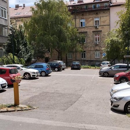 Quiet Apartment In City Center, Free Private Parking Sarajevo Bagian luar foto