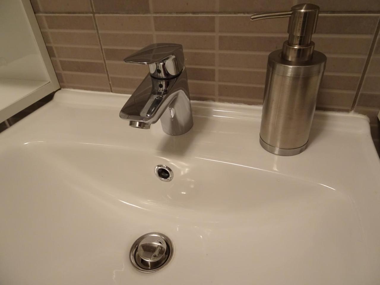 Quiet Apartment In City Center, Free Private Parking Sarajevo Bagian luar foto