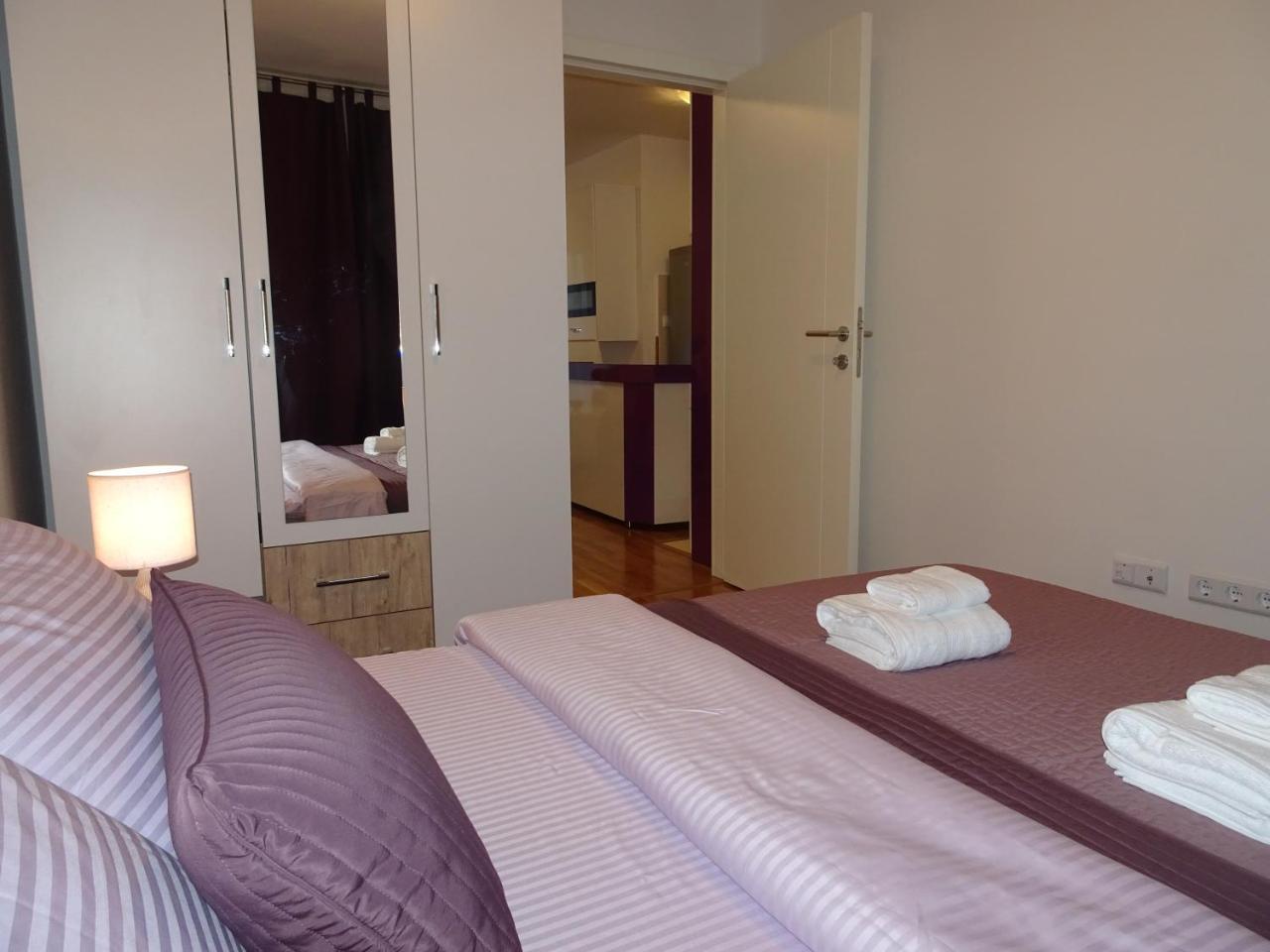 Quiet Apartment In City Center, Free Private Parking Sarajevo Bagian luar foto
