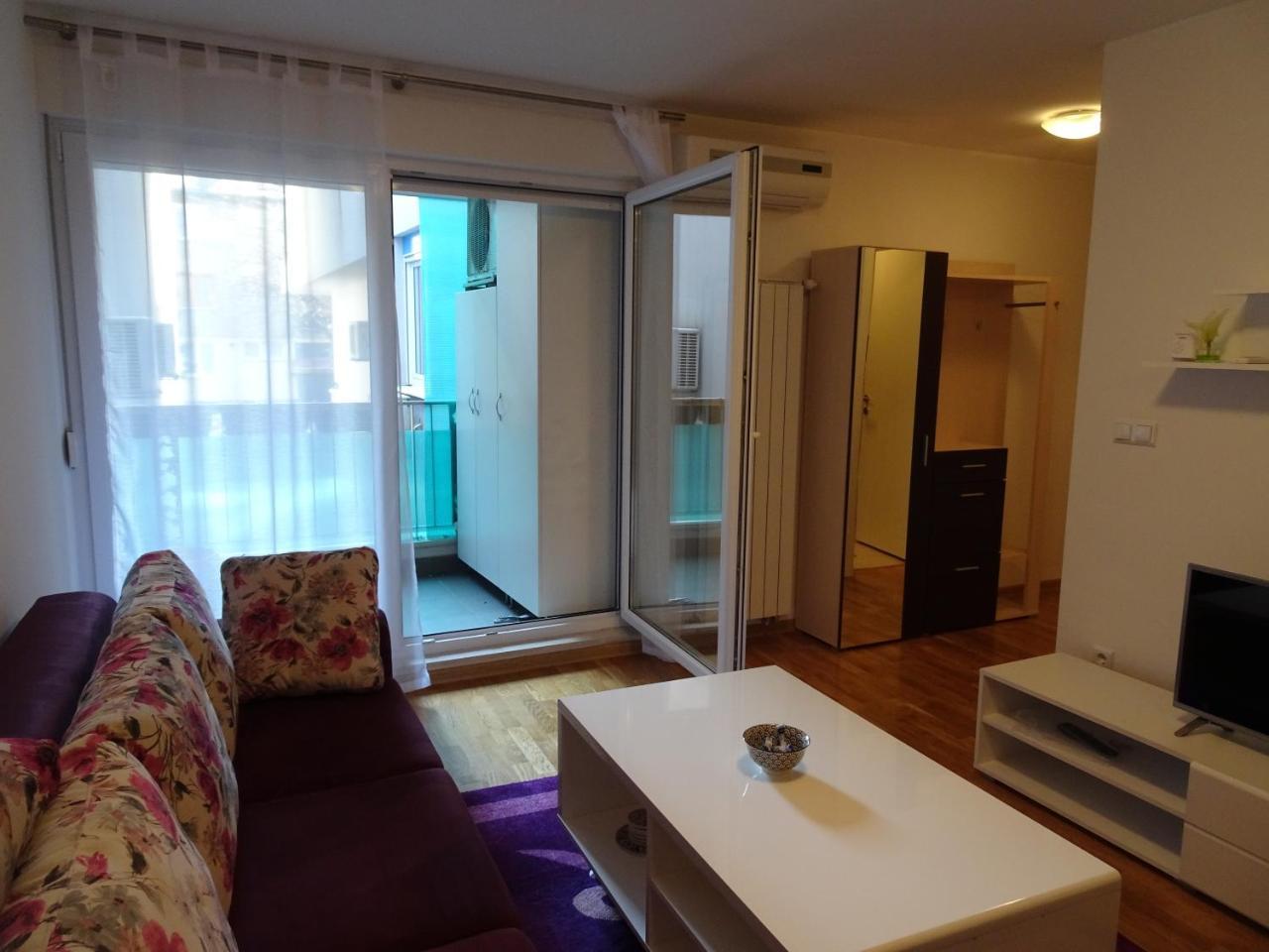 Quiet Apartment In City Center, Free Private Parking Sarajevo Bagian luar foto