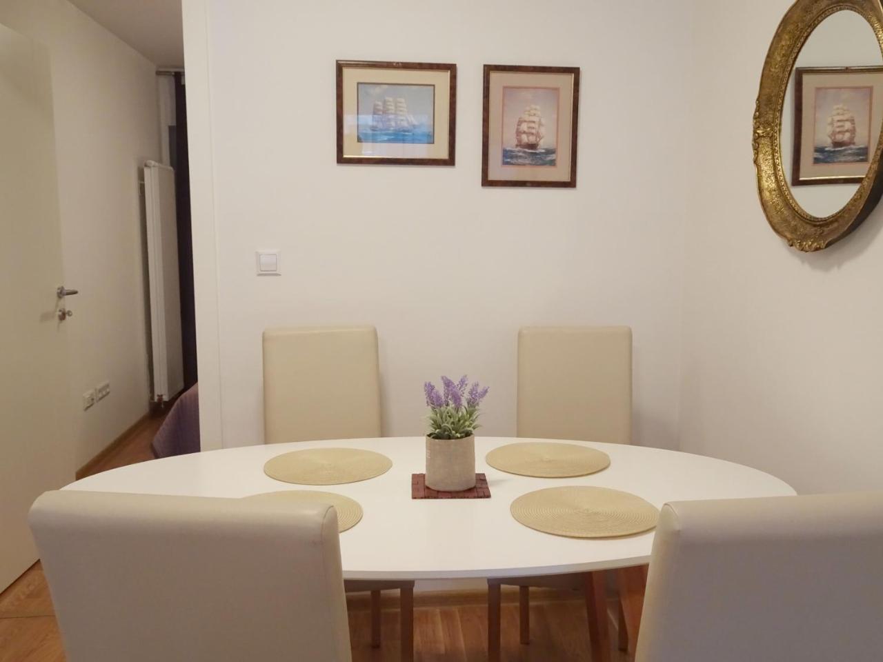Quiet Apartment In City Center, Free Private Parking Sarajevo Bagian luar foto