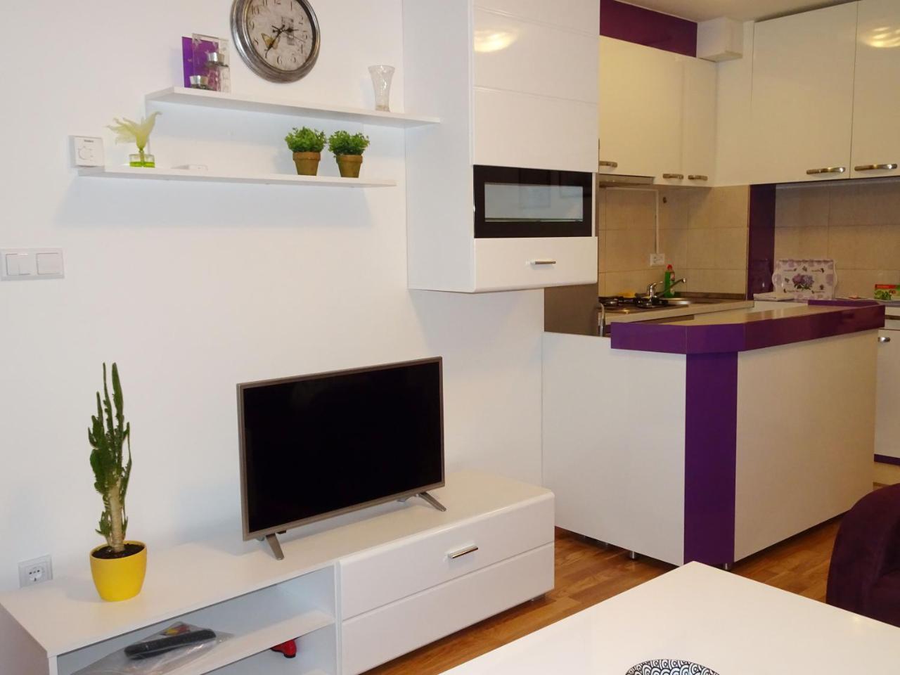 Quiet Apartment In City Center, Free Private Parking Sarajevo Bagian luar foto
