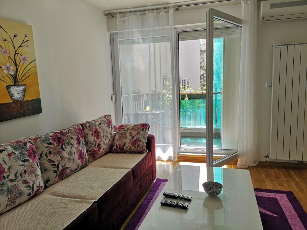 Quiet Apartment In City Center, Free Private Parking Sarajevo Bagian luar foto